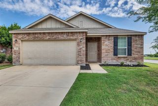 400 Sandy Creek Drive, Fort Worth, TX 76131