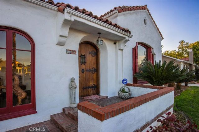 4202 University, Riverside, CA 92501