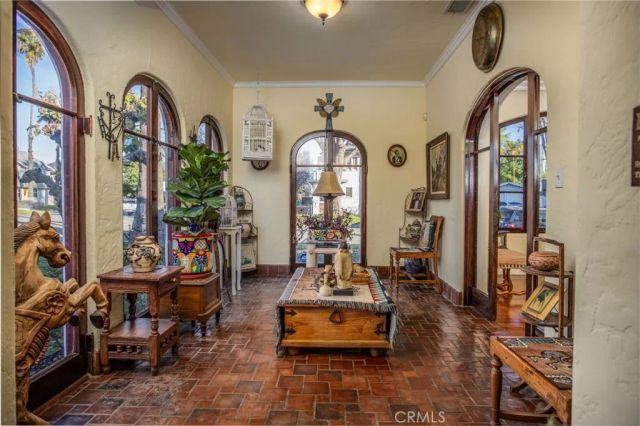 4202 University, Riverside, CA 92501