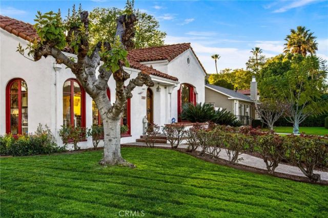 4202 University, Riverside, CA 92501