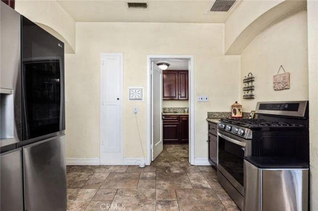 4202 University, Riverside, CA 92501