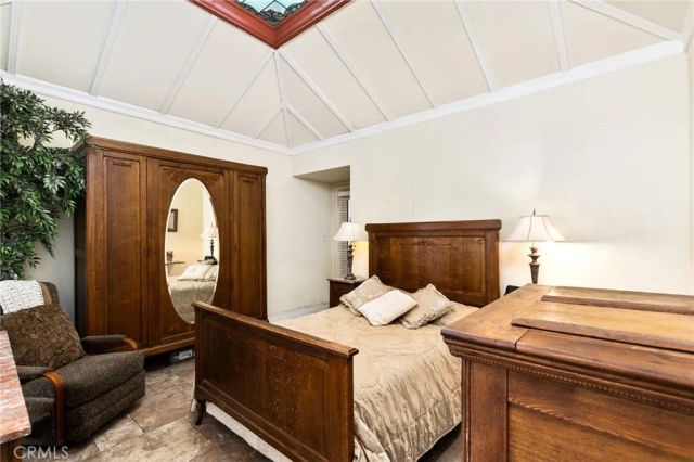 4202 University, Riverside, CA 92501