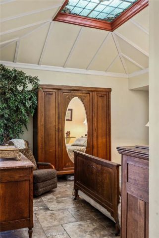 4202 University, Riverside, CA 92501