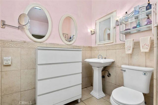 4202 University, Riverside, CA 92501