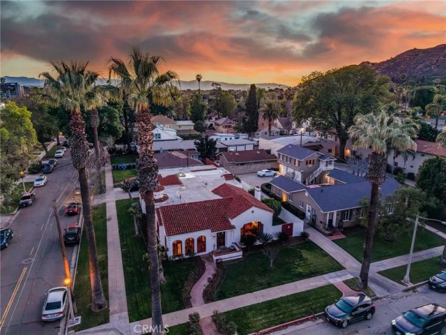 4202 University, Riverside, CA 92501