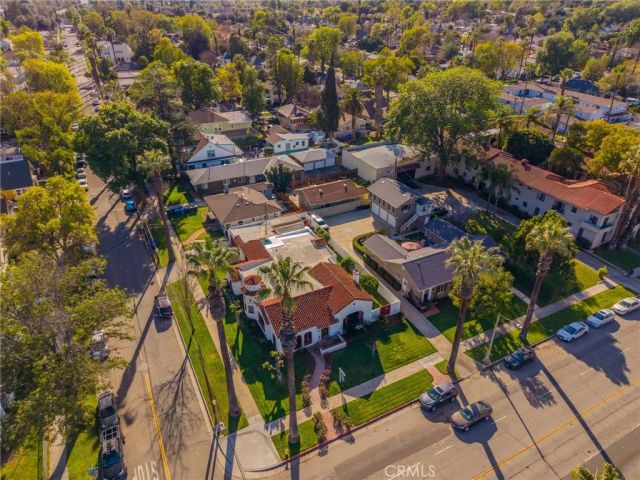 4202 University, Riverside, CA 92501