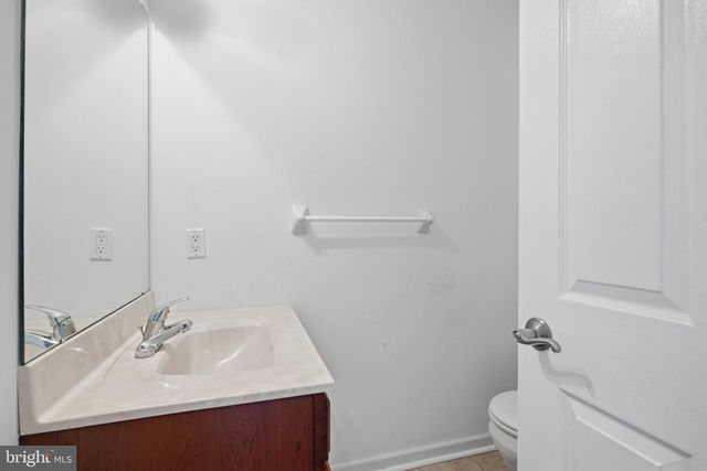 26 HEALS FARM RD, Burlington, NJ 08016