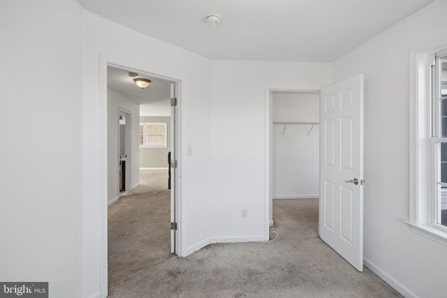26 HEALS FARM RD, Burlington, NJ 08016