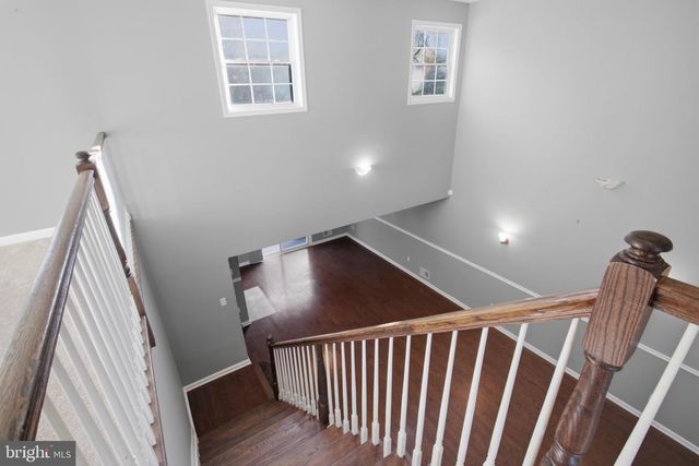 26 HEALS FARM RD, Burlington, NJ 08016