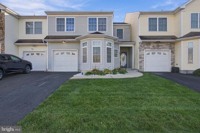 26 HEALS FARM RD, Burlington, NJ 08016