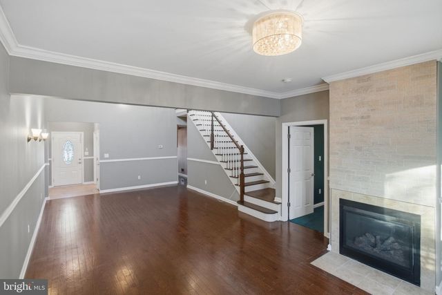26 HEALS FARM RD, Burlington, NJ 08016