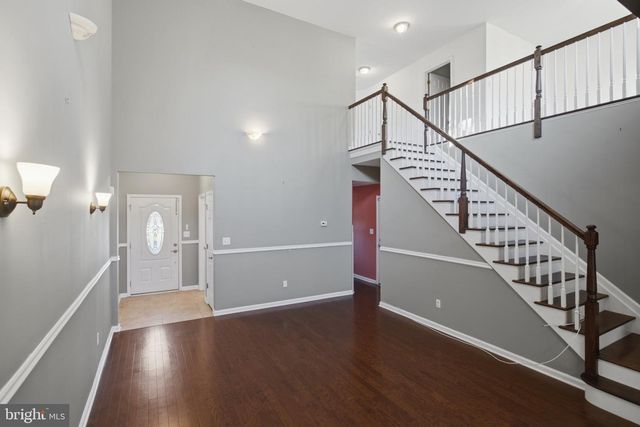 26 HEALS FARM RD, Burlington, NJ 08016