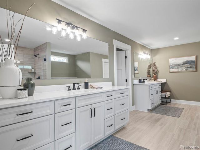 1059 Overlook Drive, Saline, MI 48176
