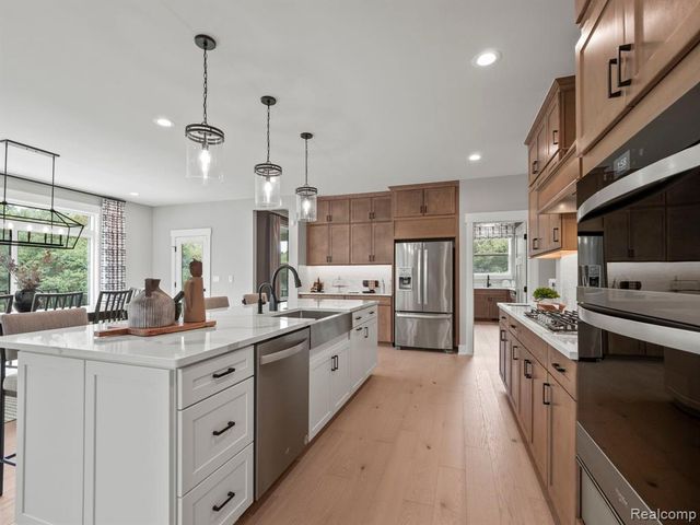 1059 Overlook Drive, Saline, MI 48176