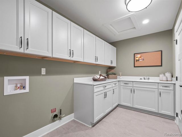 1059 Overlook Drive, Saline, MI 48176