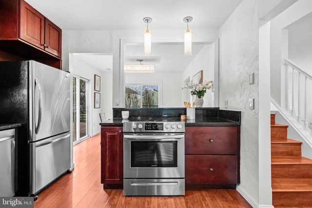 13513 COATES LN, Herndon, VA 20171