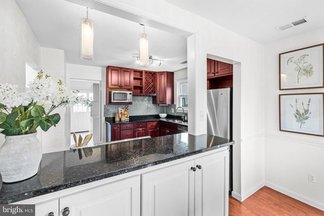 13513 COATES LN, Herndon, VA 20171