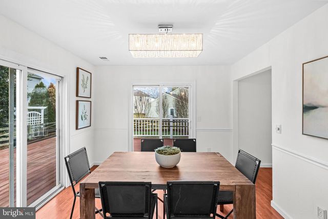 13513 COATES LN, Herndon, VA 20171