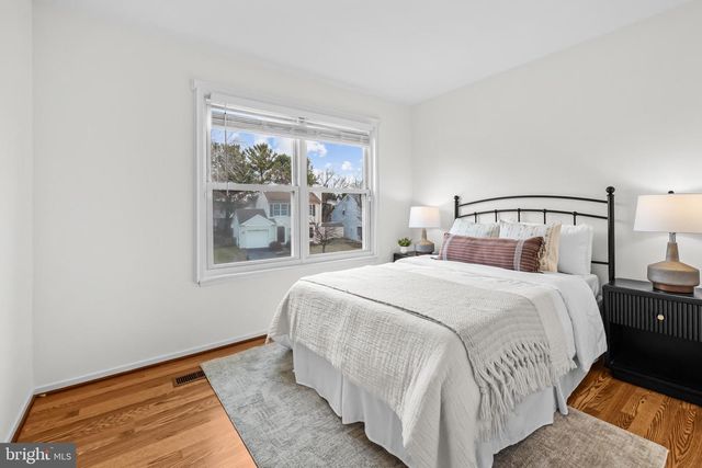 13513 COATES LN, Herndon, VA 20171