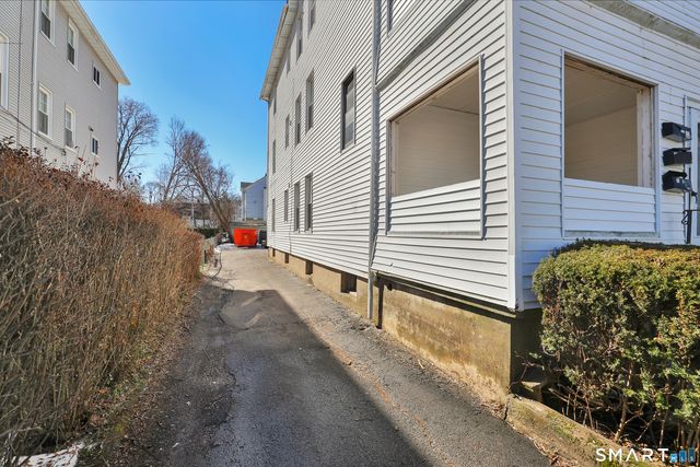 23 Day Street, New Britain, CT 06051