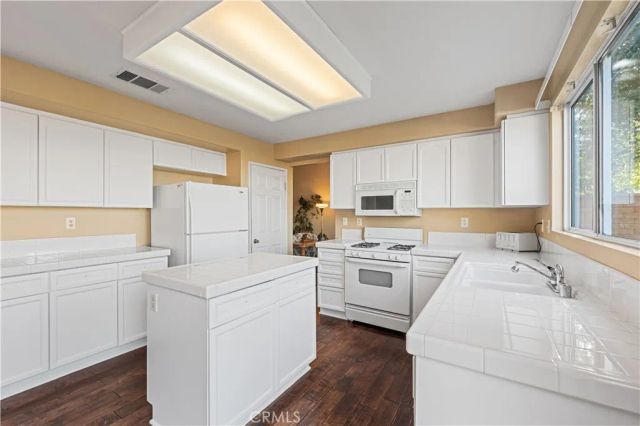 6727 Andover Avenue, Lancaster, CA 93536