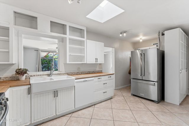 1130 E Colter Street, Phoenix, AZ 85014