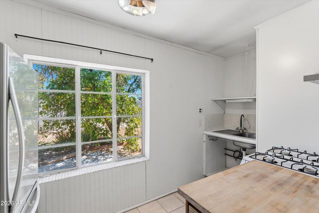 1130 E Colter Street, Phoenix, AZ 85014