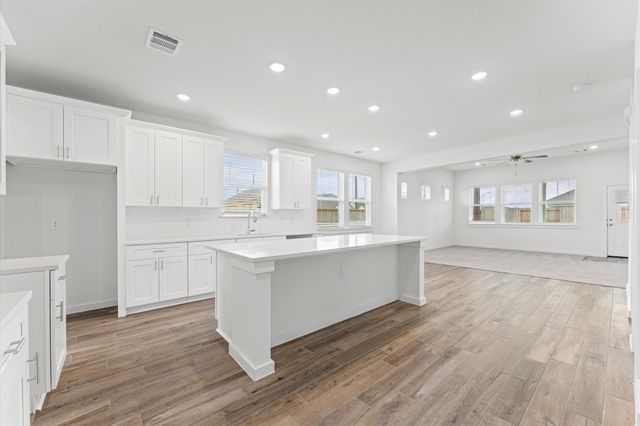8326 Amethyst Valley Ln, Angleton, TX 77515