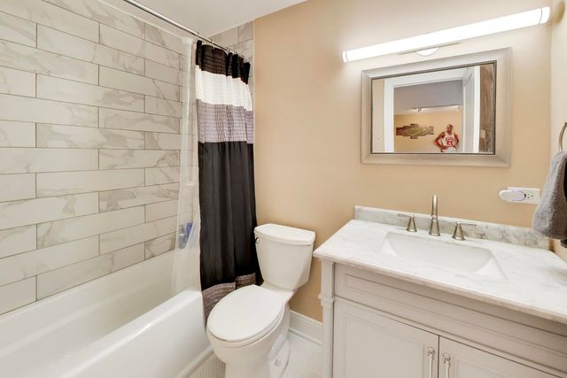 1960 N Lincoln Park West Avenue 408, Chicago, IL 60614