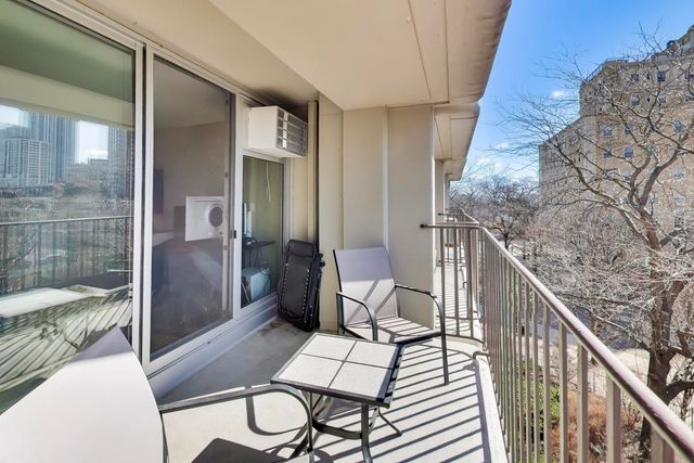 1960 N Lincoln Park West Avenue 408, Chicago, IL 60614