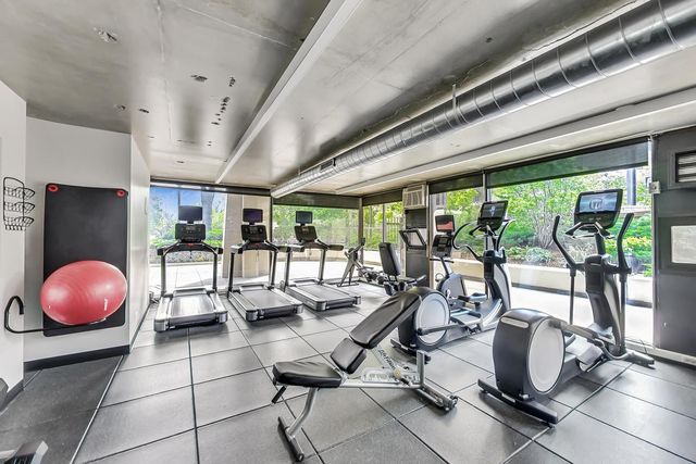 1960 N Lincoln Park West Avenue 408, Chicago, IL 60614