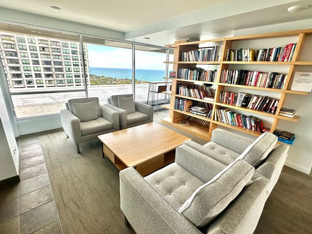 1960 N Lincoln Park West Avenue 408, Chicago, IL 60614