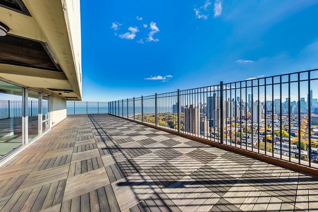 1960 N Lincoln Park West Avenue 408, Chicago, IL 60614