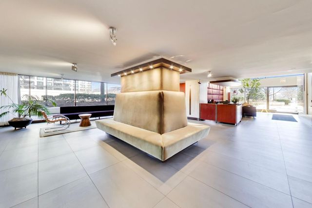 1960 N Lincoln Park West Avenue 408, Chicago, IL 60614