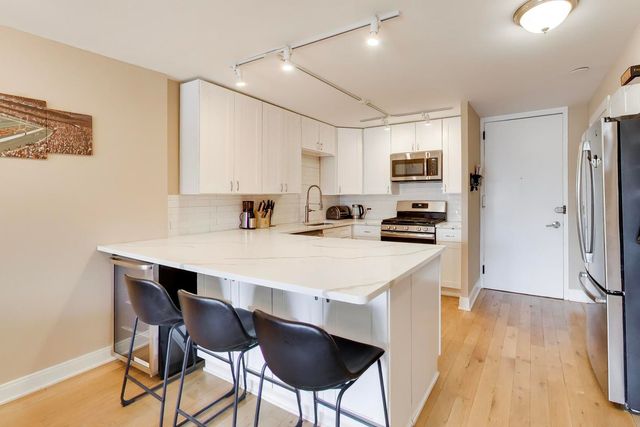 1960 N Lincoln Park West Avenue 408, Chicago, IL 60614