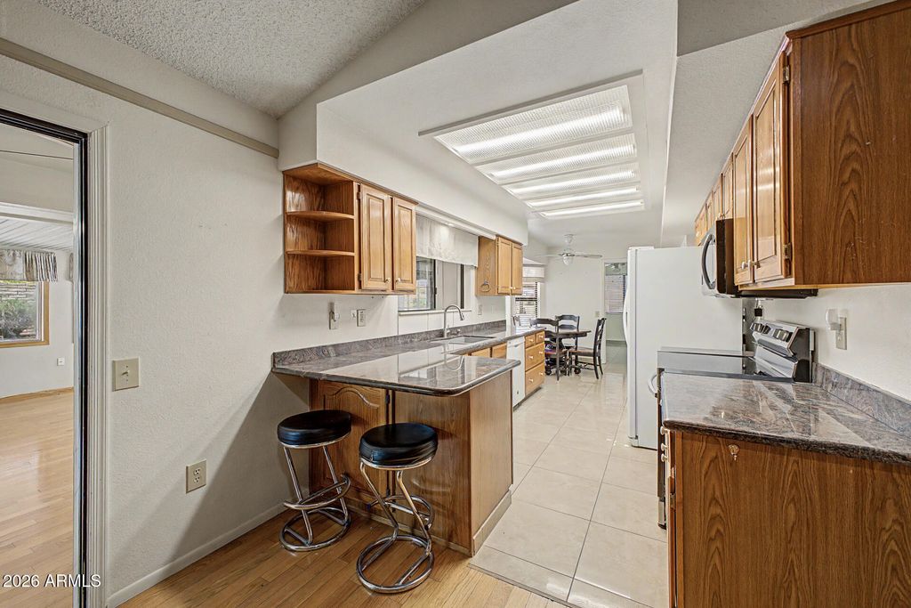 Image 10 of property listing at 20834 N GABLE HILL Drive, Sun City West, AZ 85375