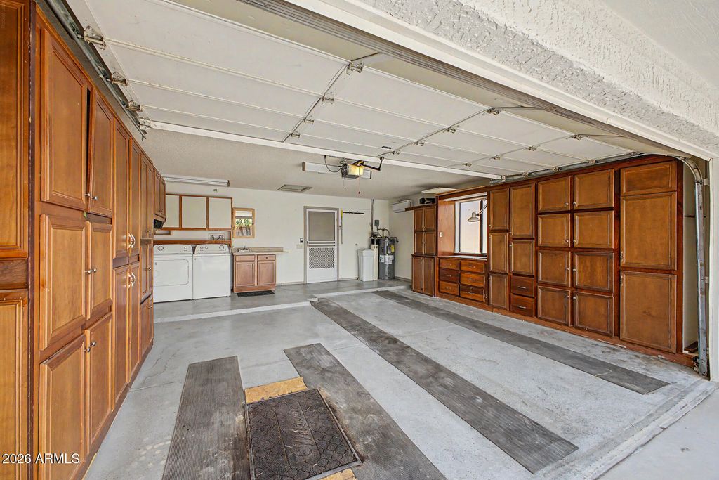 Image 32 of property listing at 20834 N GABLE HILL Drive, Sun City West, AZ 85375