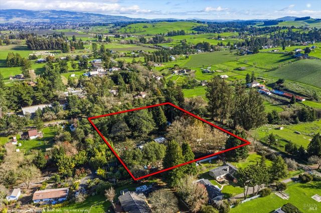 5070 Blank Rd, Sebastopol, CA 95472