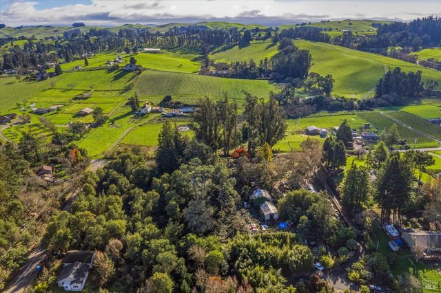 5070 Blank Rd, Sebastopol, CA 95472