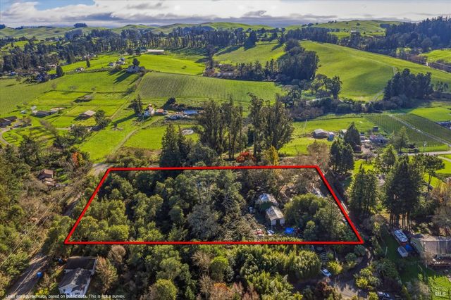 5070 Blank Rd, Sebastopol, CA 95472
