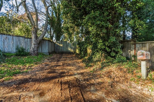 5070 Blank Rd, Sebastopol, CA 95472