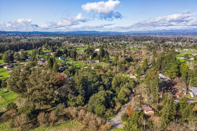 5070 Blank Rd, Sebastopol, CA 95472