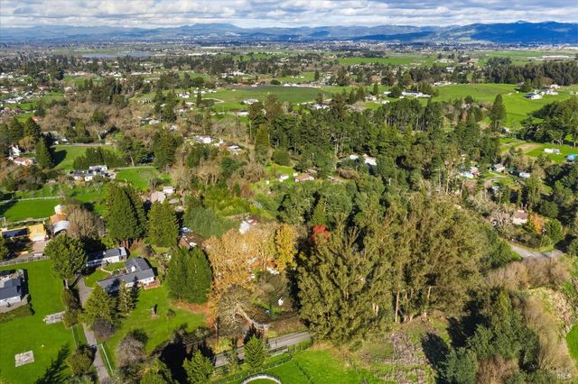 5070 Blank Rd, Sebastopol, CA 95472