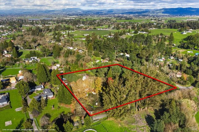 5070 Blank Rd, Sebastopol, CA 95472