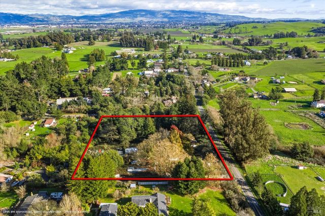 5070 Blank Rd, Sebastopol, CA 95472