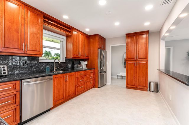 21320 NE 25th Court, Miami, FL 33180