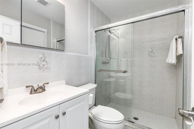 21320 NE 25th Court, Miami, FL 33180