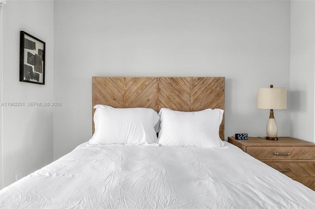 21320 NE 25th Court, Miami, FL 33180