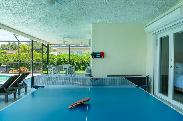 21320 NE 25th Court, Miami, FL 33180