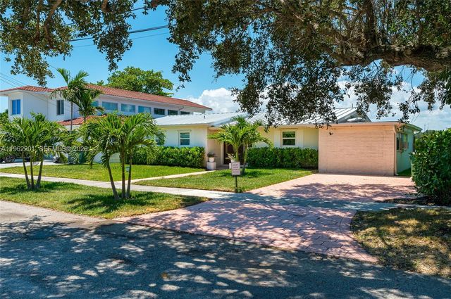 21320 NE 25th Court, Miami, FL 33180